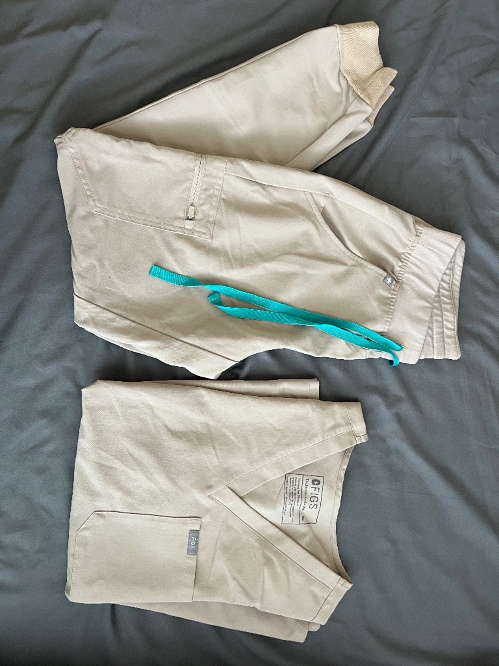 Figs XS Shirt & Jogger Pant